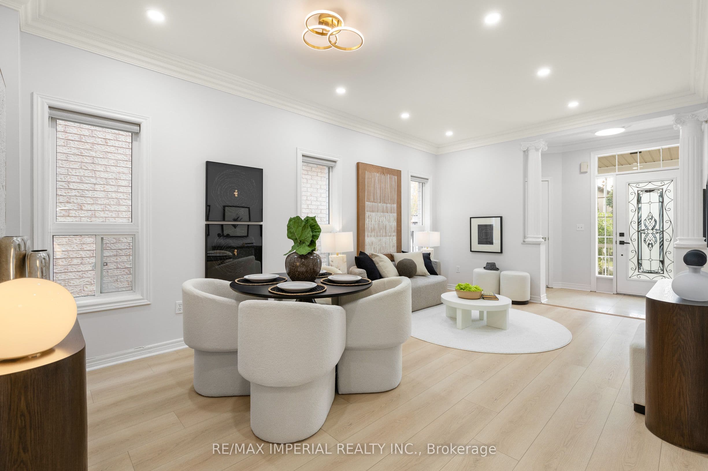 44 Hawkview Boulevard, Vaughan, ON L4H 2E2