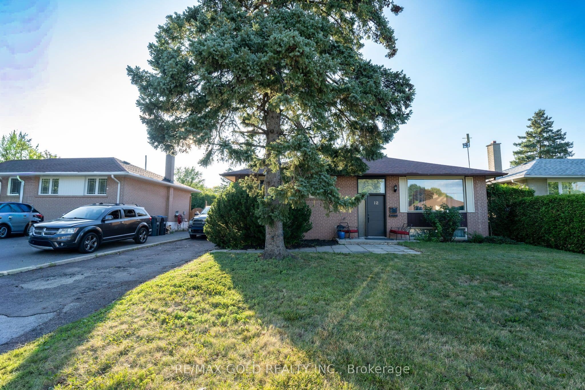 12 Alexandria Crescent, Brampton, ON L6T 1N3