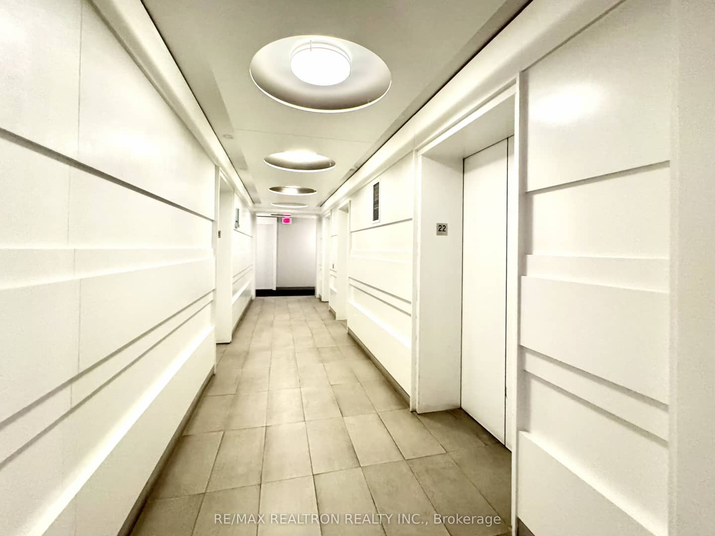 12 York Street 2201, Toronto, ON M5J 2Z2