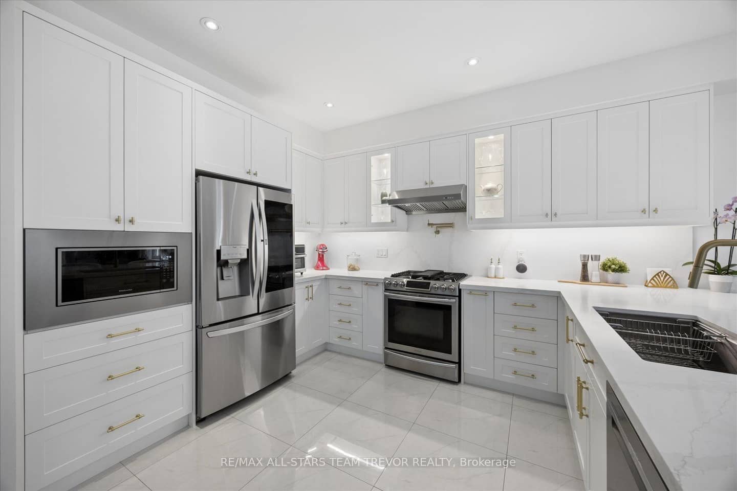 24 Scotia Road, Georgina, ON L0E 1R0