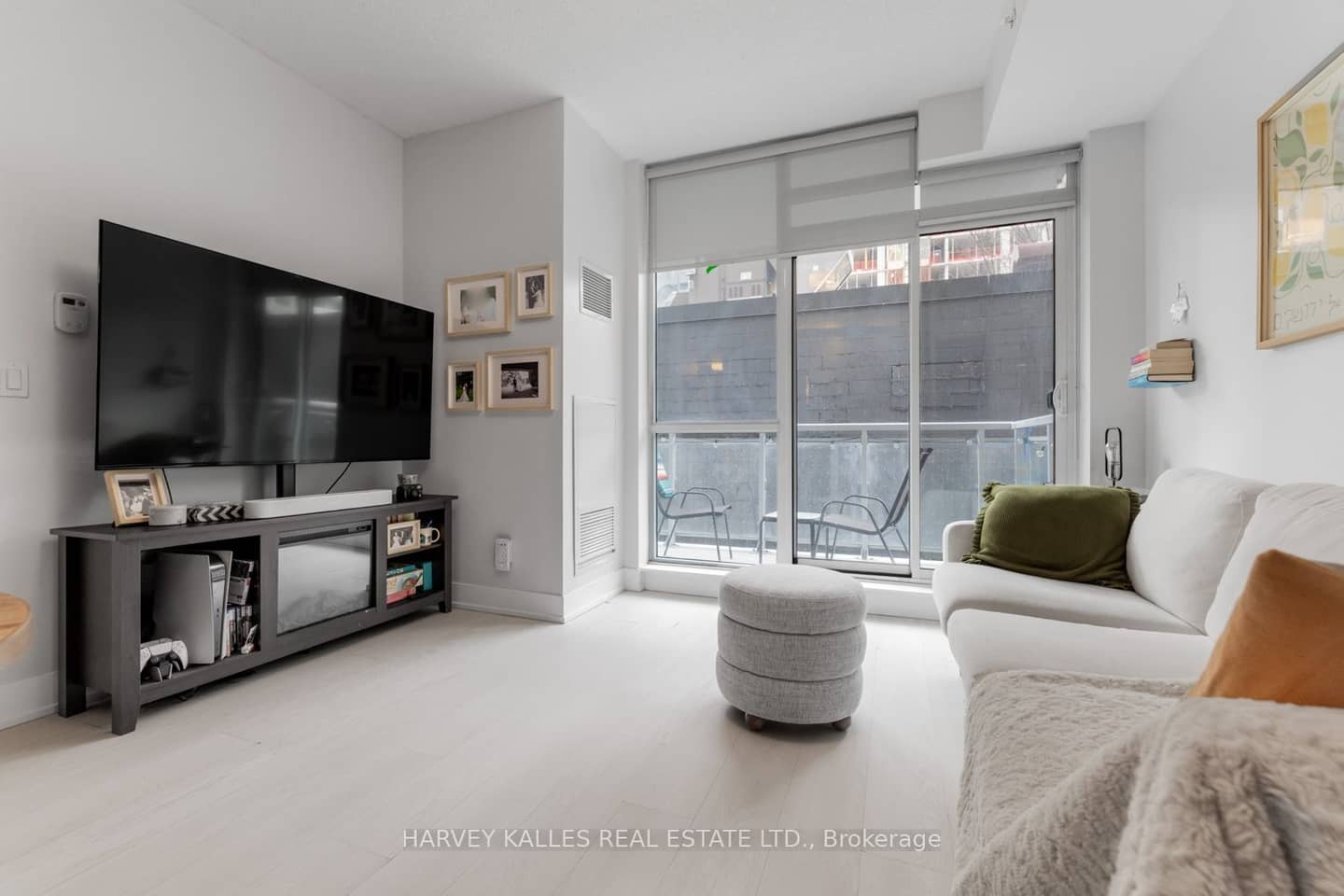 68 Merton Street 202, Toronto, ON M4S 1A1