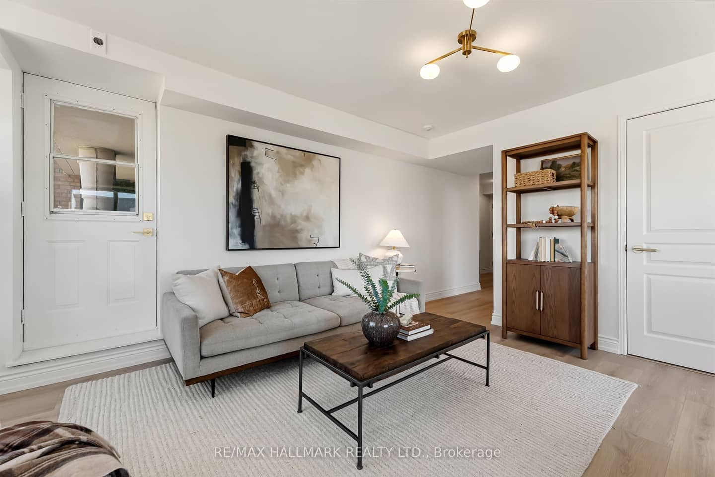 1797 Queen Street E 404, Toronto, ON M4L 3Y5