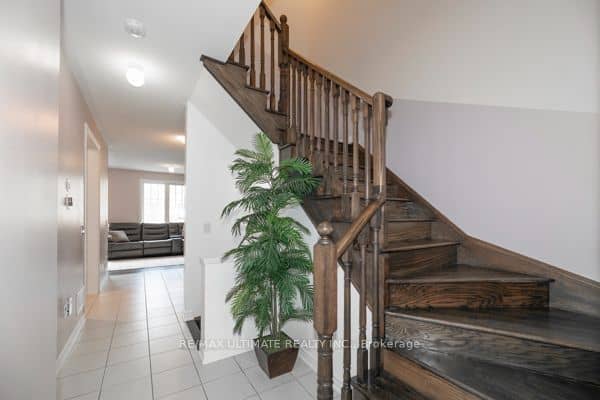 31 Davenfield Circle, Brampton, ON L6P 4M2