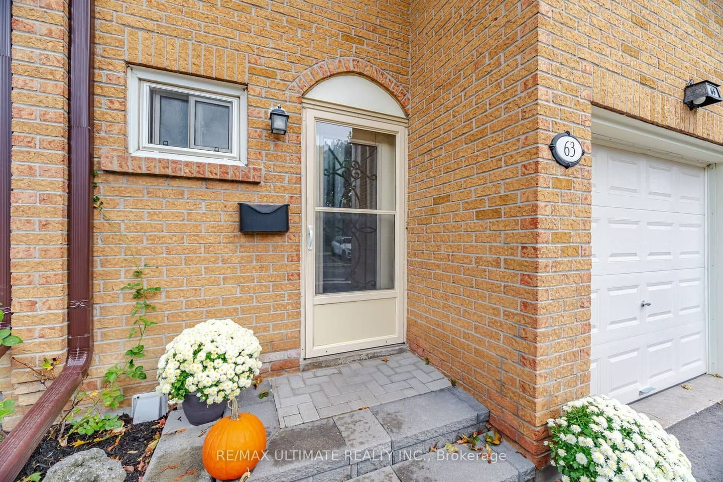 2120 Rathburn Road E 63, Mississauga, ON L4W 2S8
