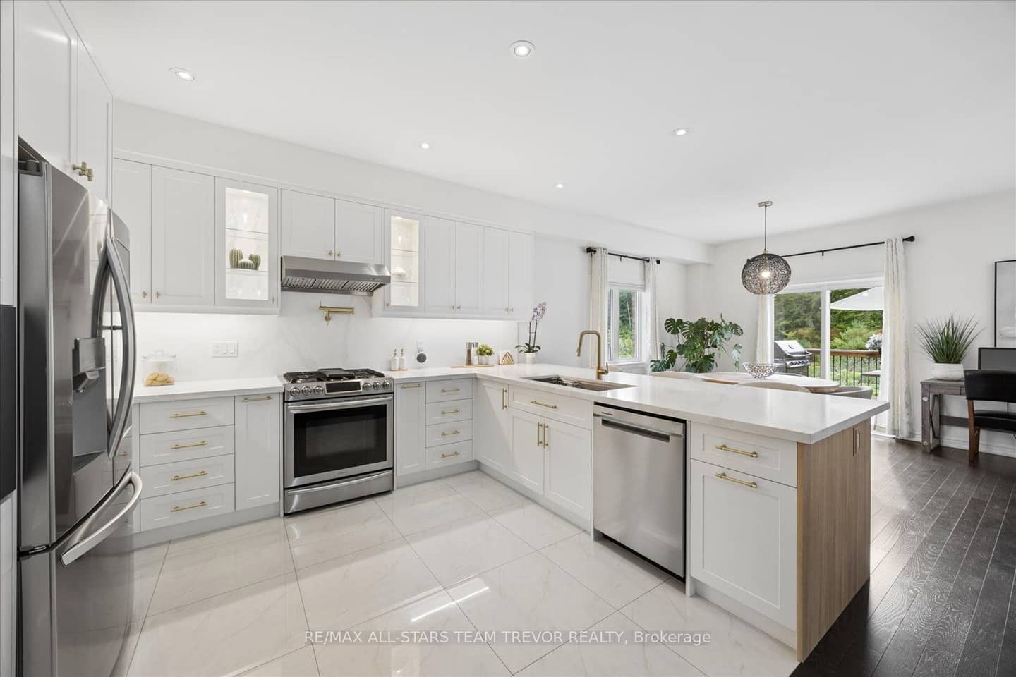 24 Scotia Road, Georgina, ON L0E 1R0