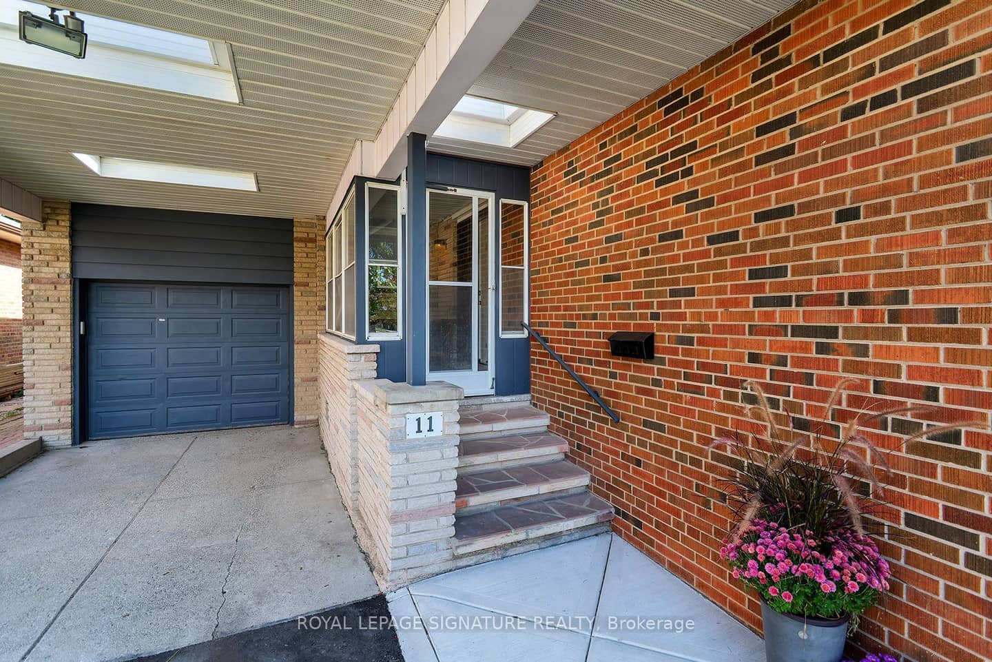 11 Koos Road, Toronto, ON M9C 1W4
