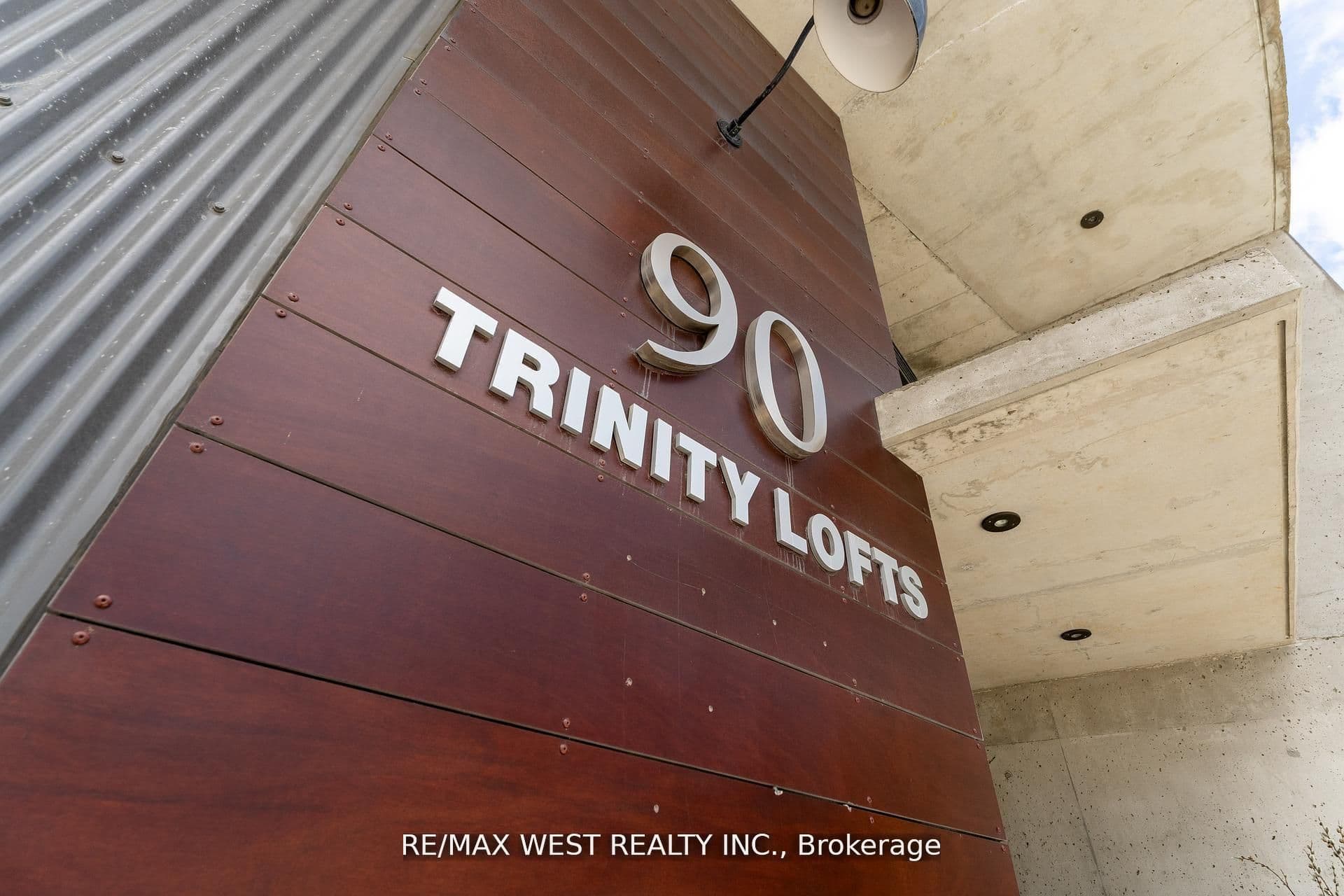 90 Trinity Street 303, Toronto, ON M5A 0E4