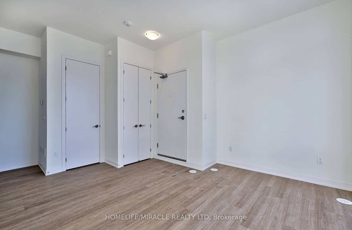 8 David Eyer Road 1221, Richmond Hill, ON L4S 0N5