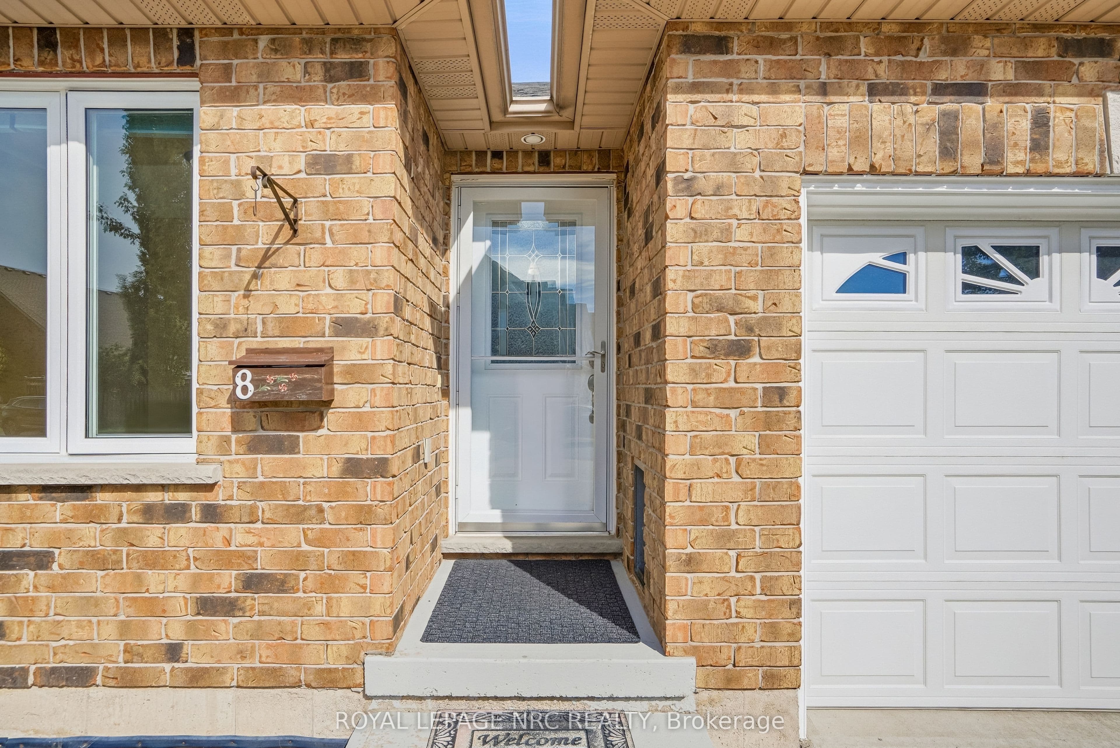 8 Bluegrass Crescent, St. Catharines, ON L2P 0A7