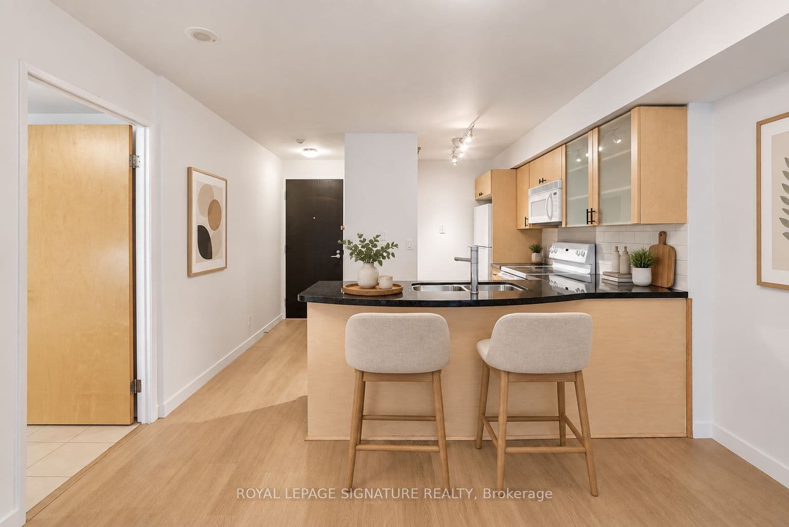 1005 King Street W 405, Toronto, ON M6K 3M8