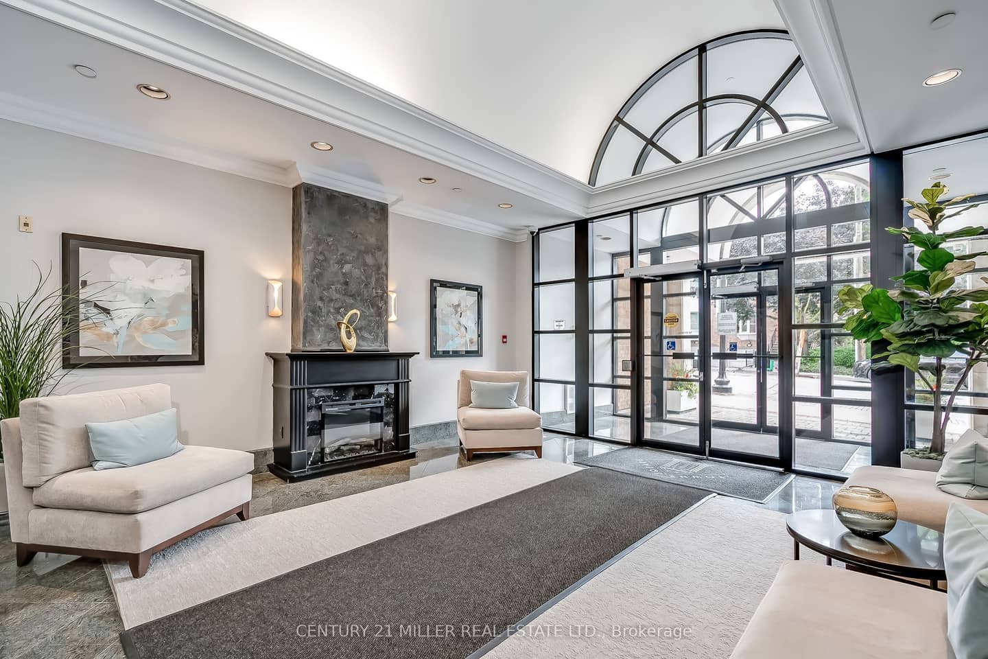 221 Robinson Street 307, Oakville, ON L6J 7N9