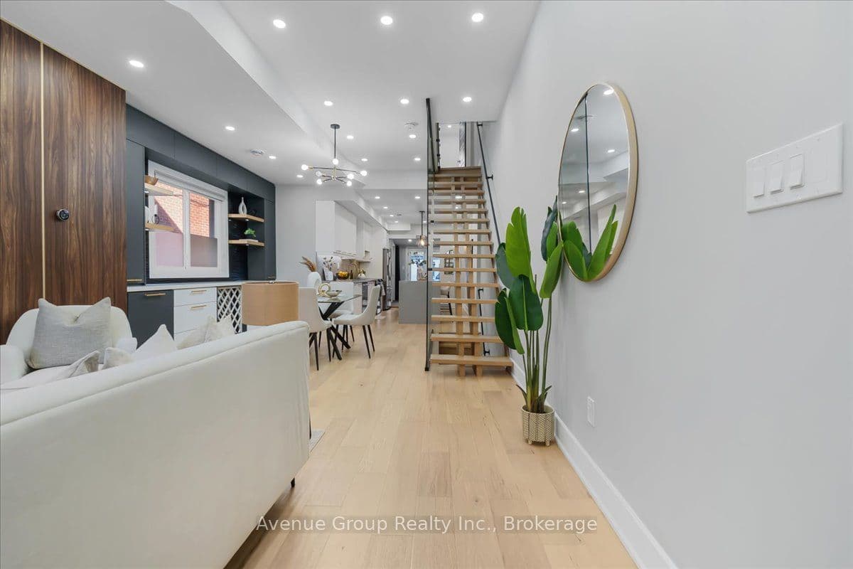 811 Dovercourt Road, Toronto, ON M6H 2X4