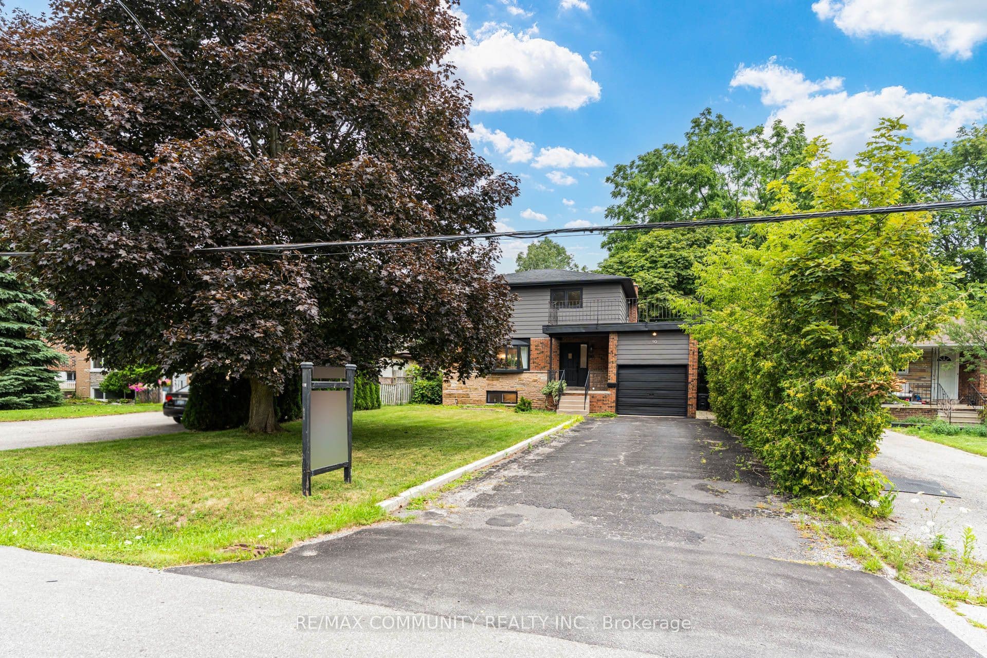 90 Euclid Avenue, Toronto, ON M1C 1J9