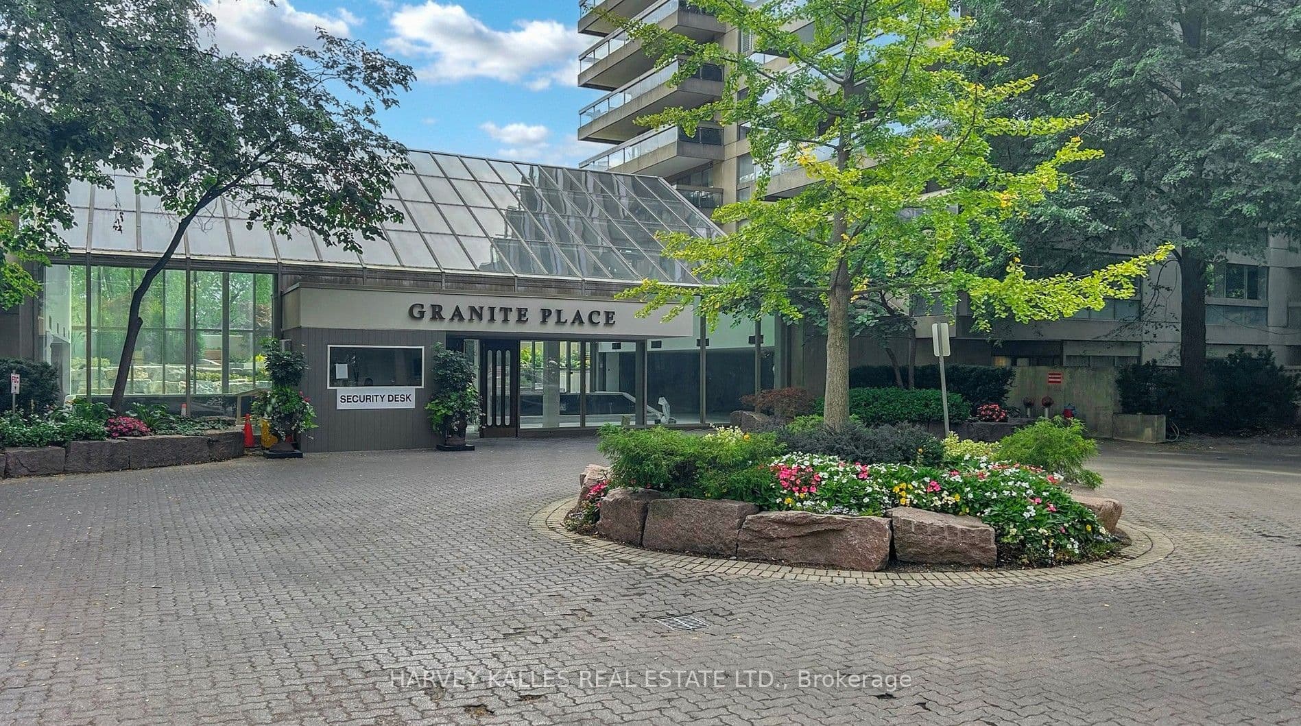 63 St. Clair Avenue W 1605, Toronto, ON M4V 2Y9