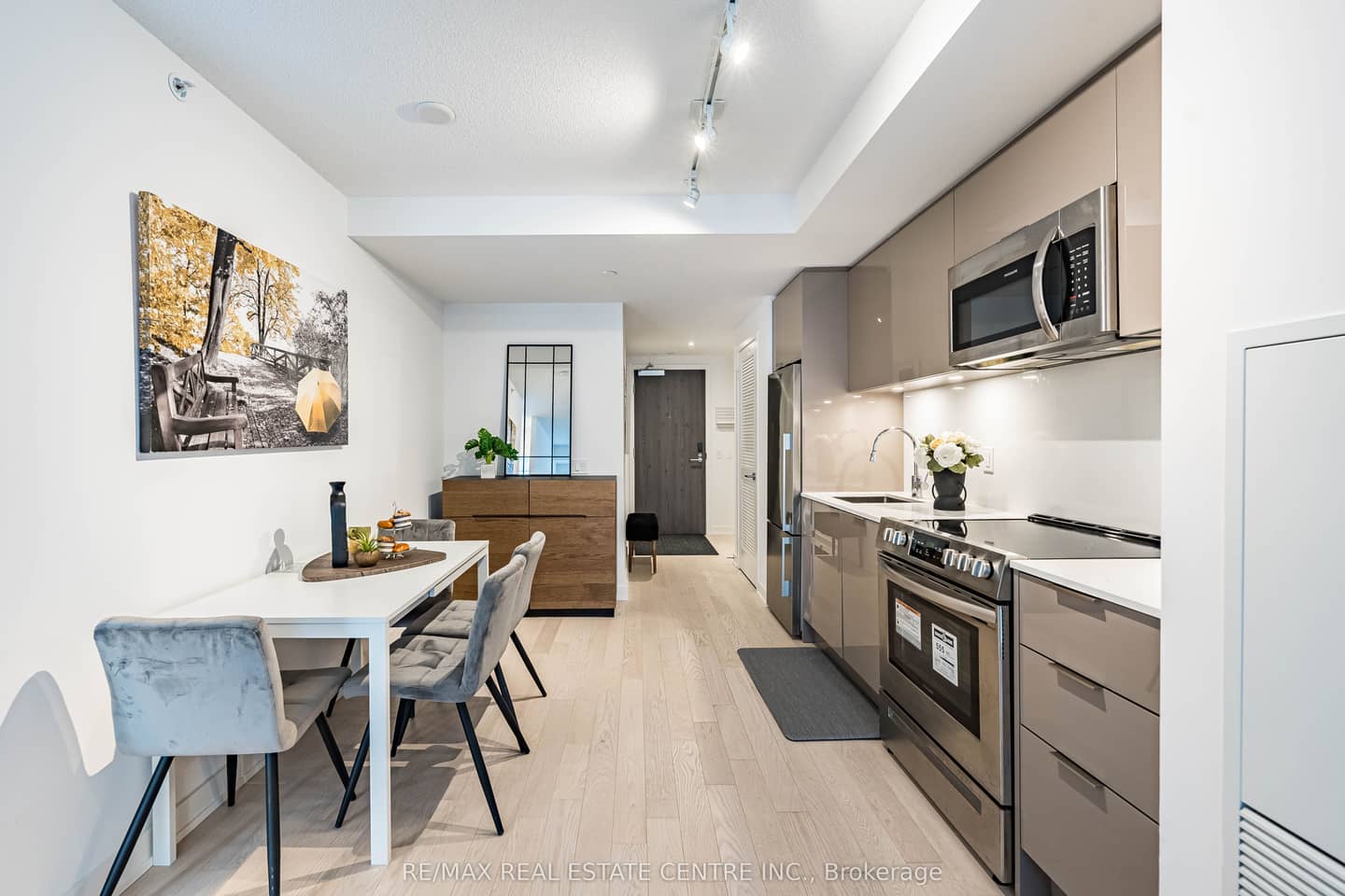 25 Richmond Street E 312, Toronto, ON M5C 0A6