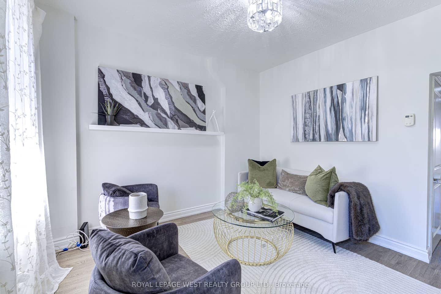 44 Fisher Street, Toronto, ON M6K 1V8