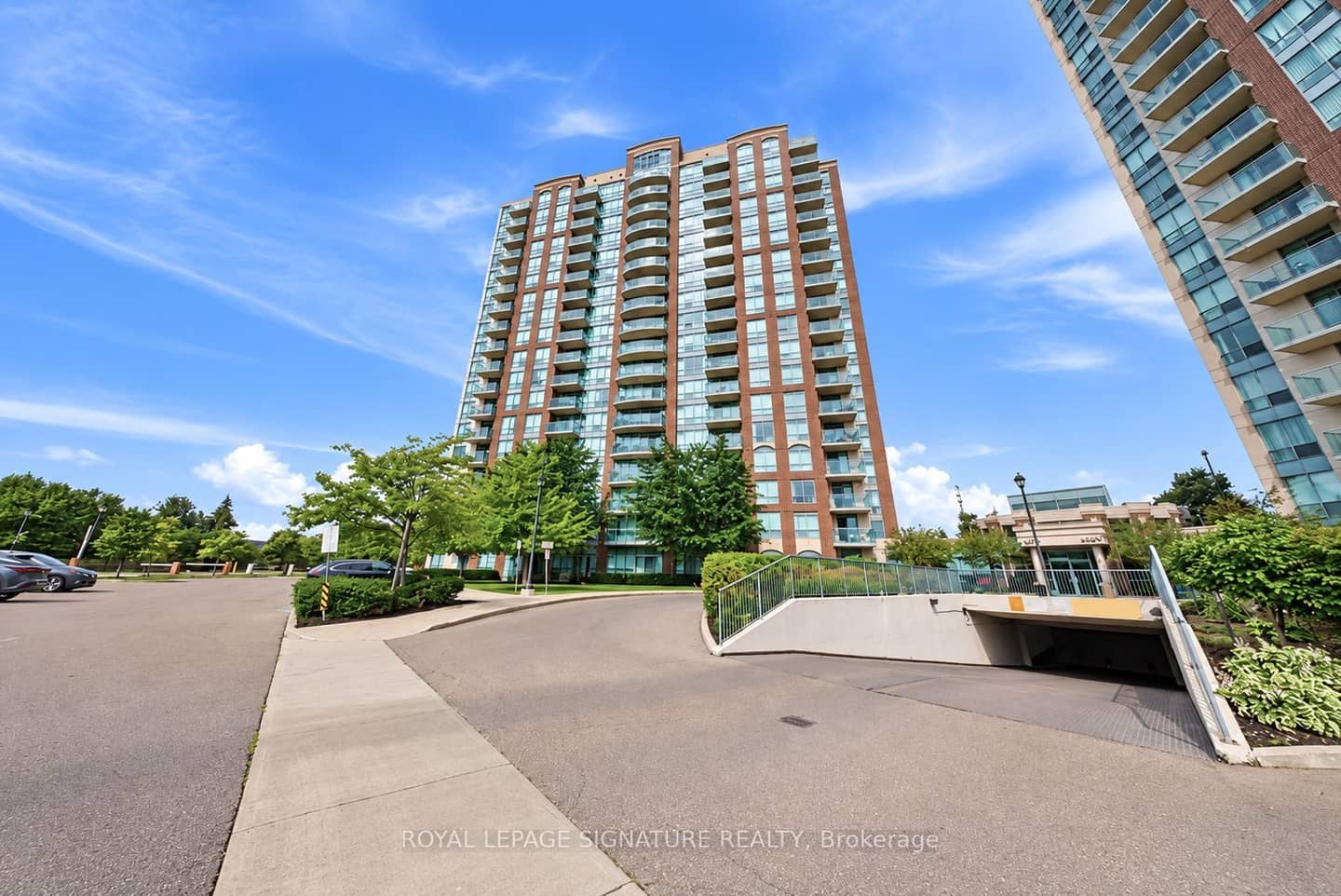 4879 Kimbermount Avenue 902, Mississauga, ON L5M 7R9
