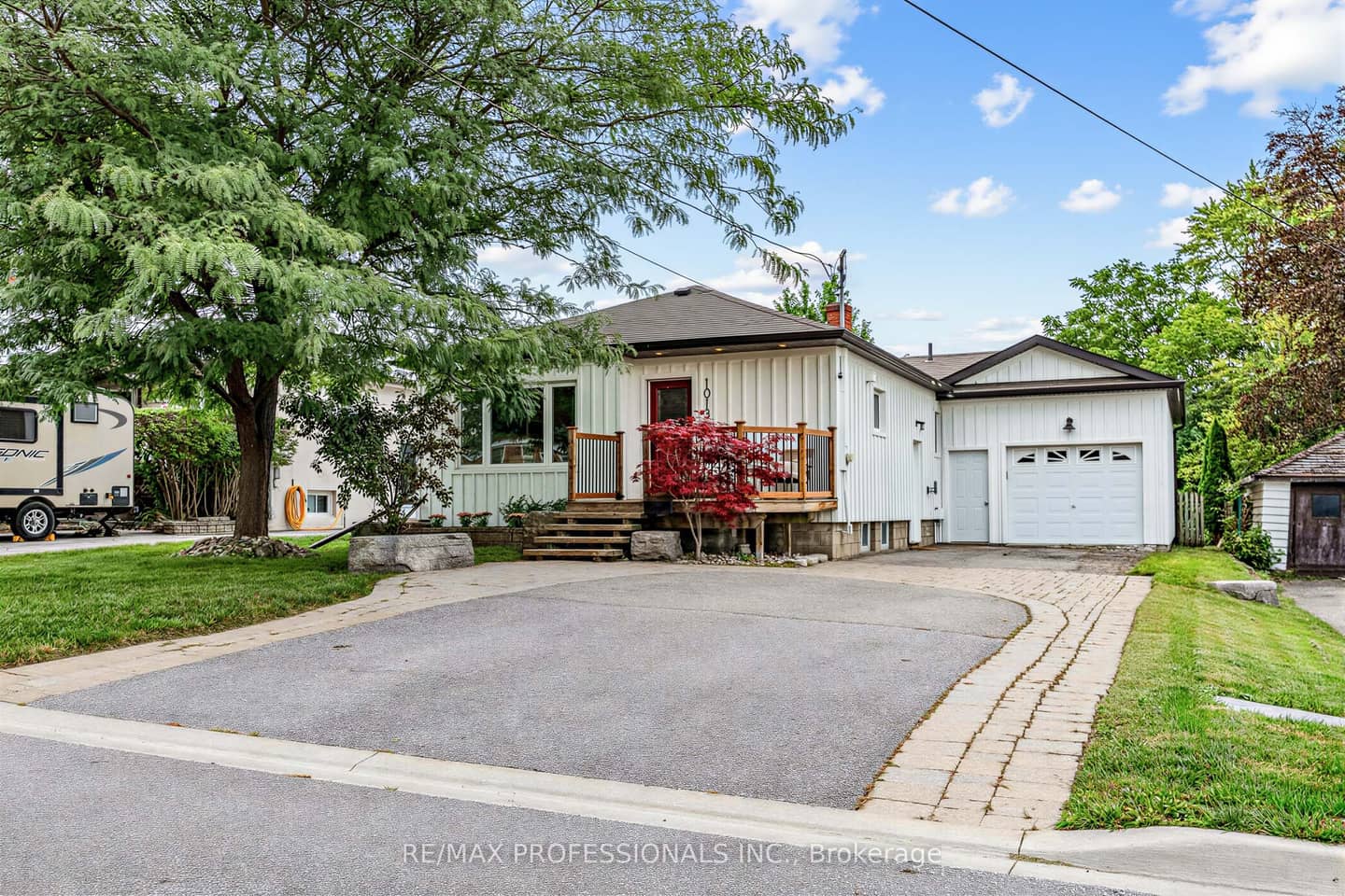 1013 Centre Street S, Whitby, ON L1N 4X5