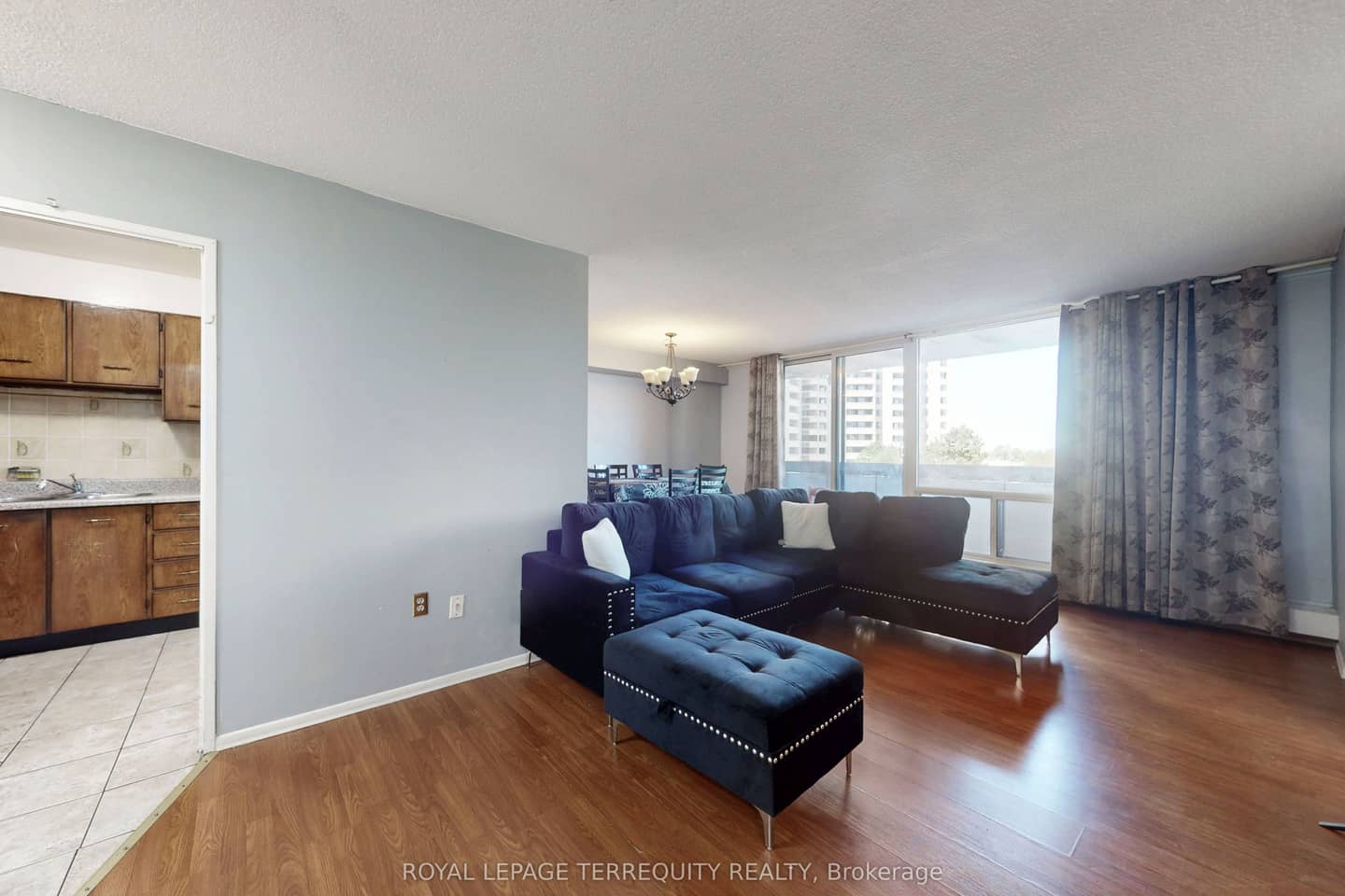 5 San Romanoway 410, Toronto, ON M3N 2Y4