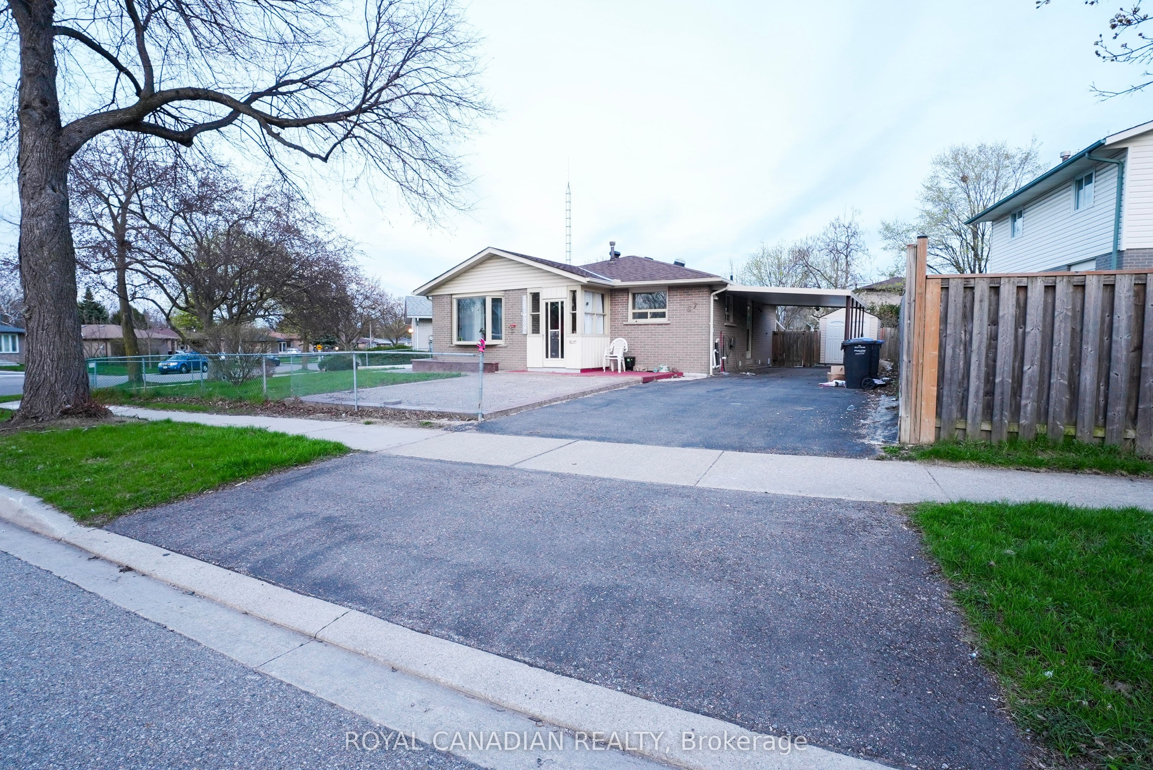 67 Sutherland Avenue, Brampton, ON L6V 2H6