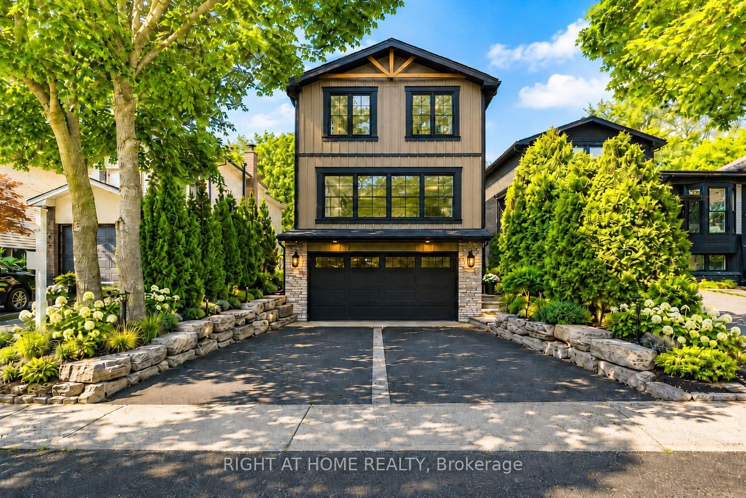 168 Springhead Gardens, Richmond Hill, ON L4C 5C6