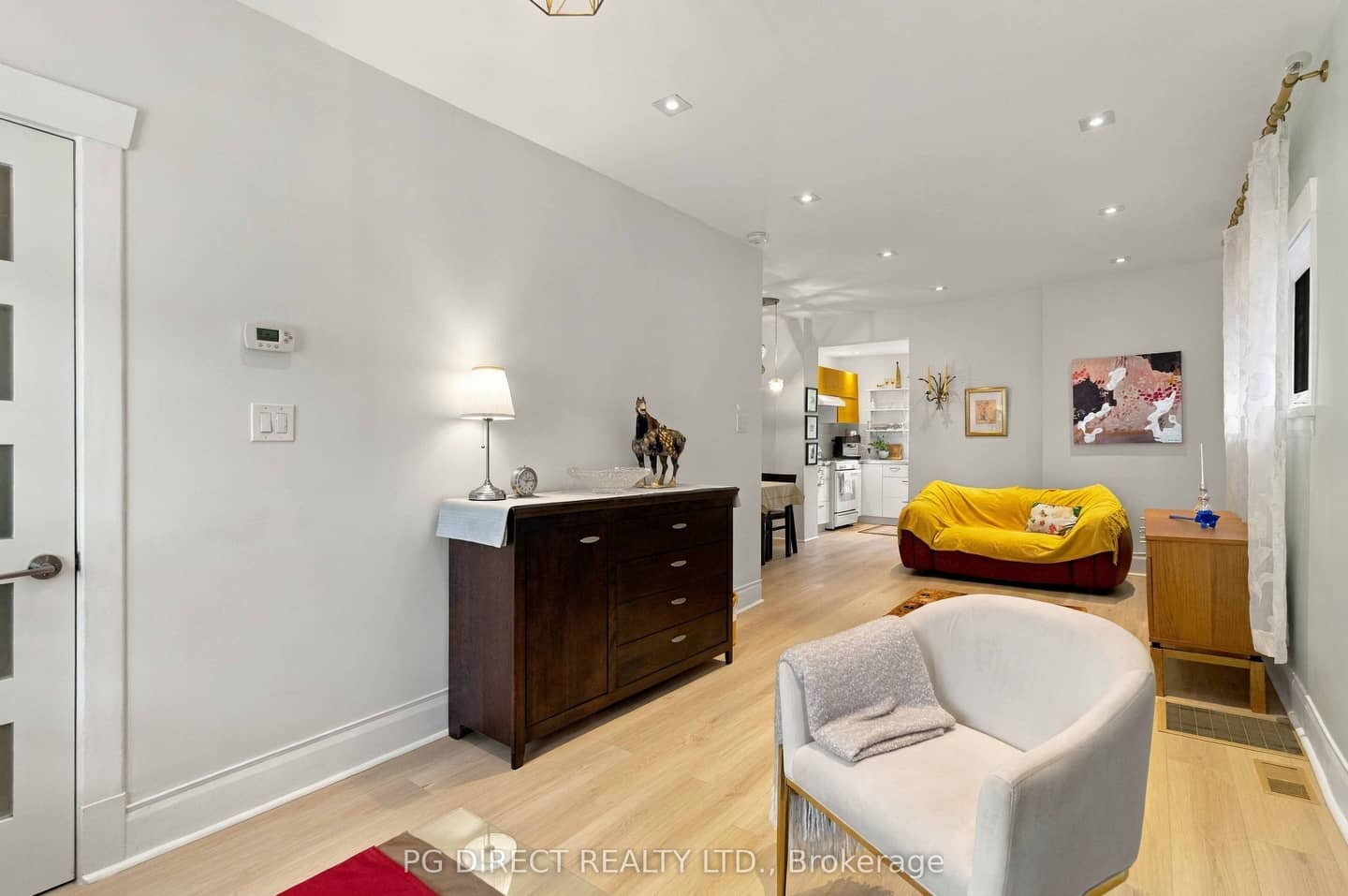 129 Kane Avenue, Toronto, ON M6M 3N1