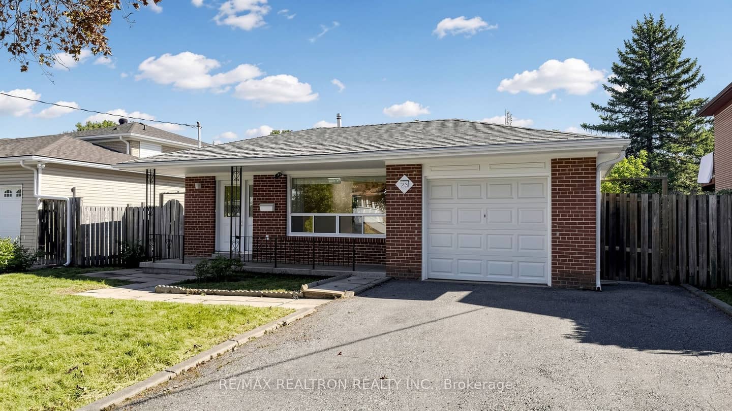 23 Lesgay Crescent, Toronto, ON M2J 2H9