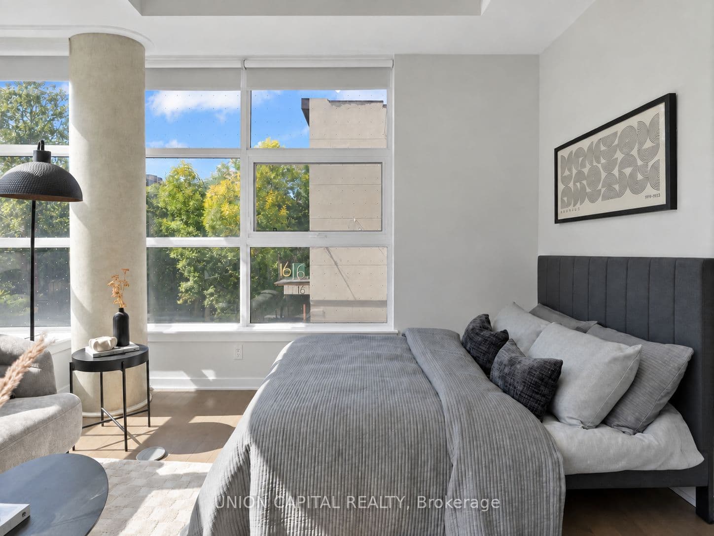 10 Willison Square 202, Toronto, ON M5T 0A8