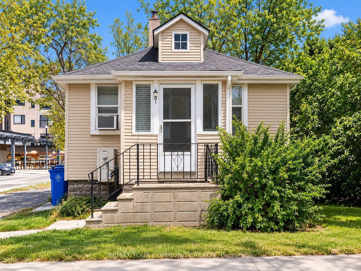 66 Prospect Street, Newmarket, ON L3Y 3S9