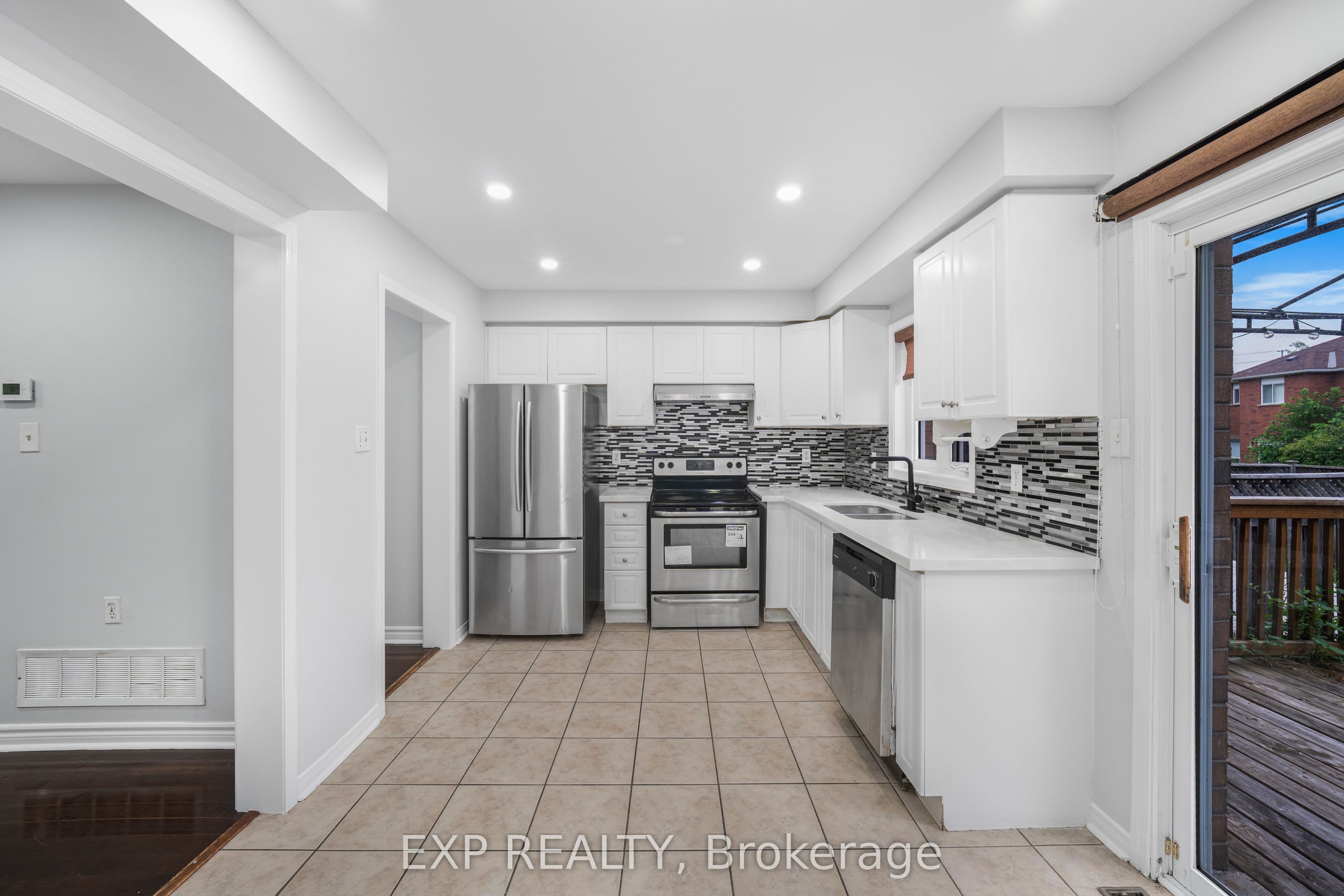128 Olympia Crescent, Brampton, ON L6X 4W3
