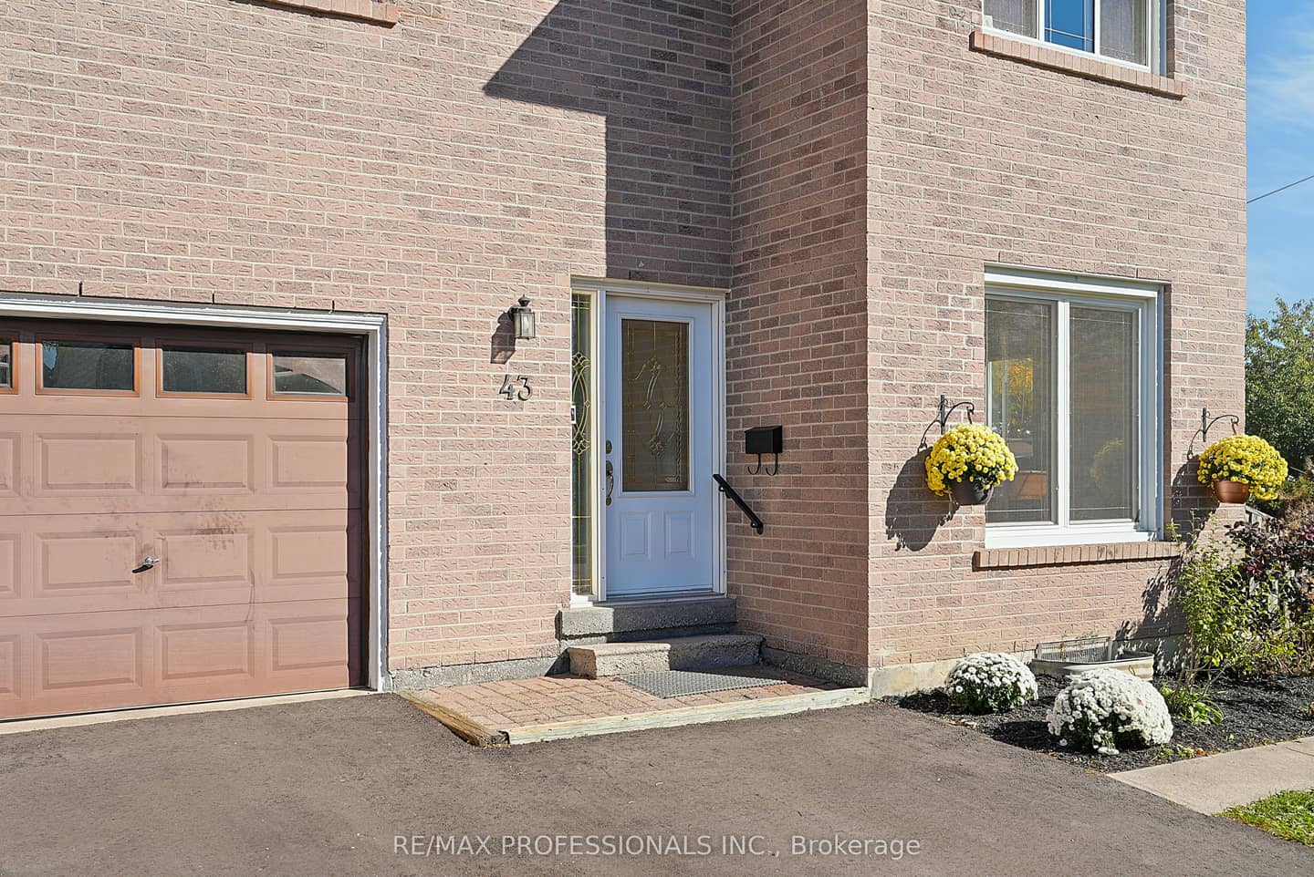 43 Franca Crescent, Toronto, ON M9V 4T8