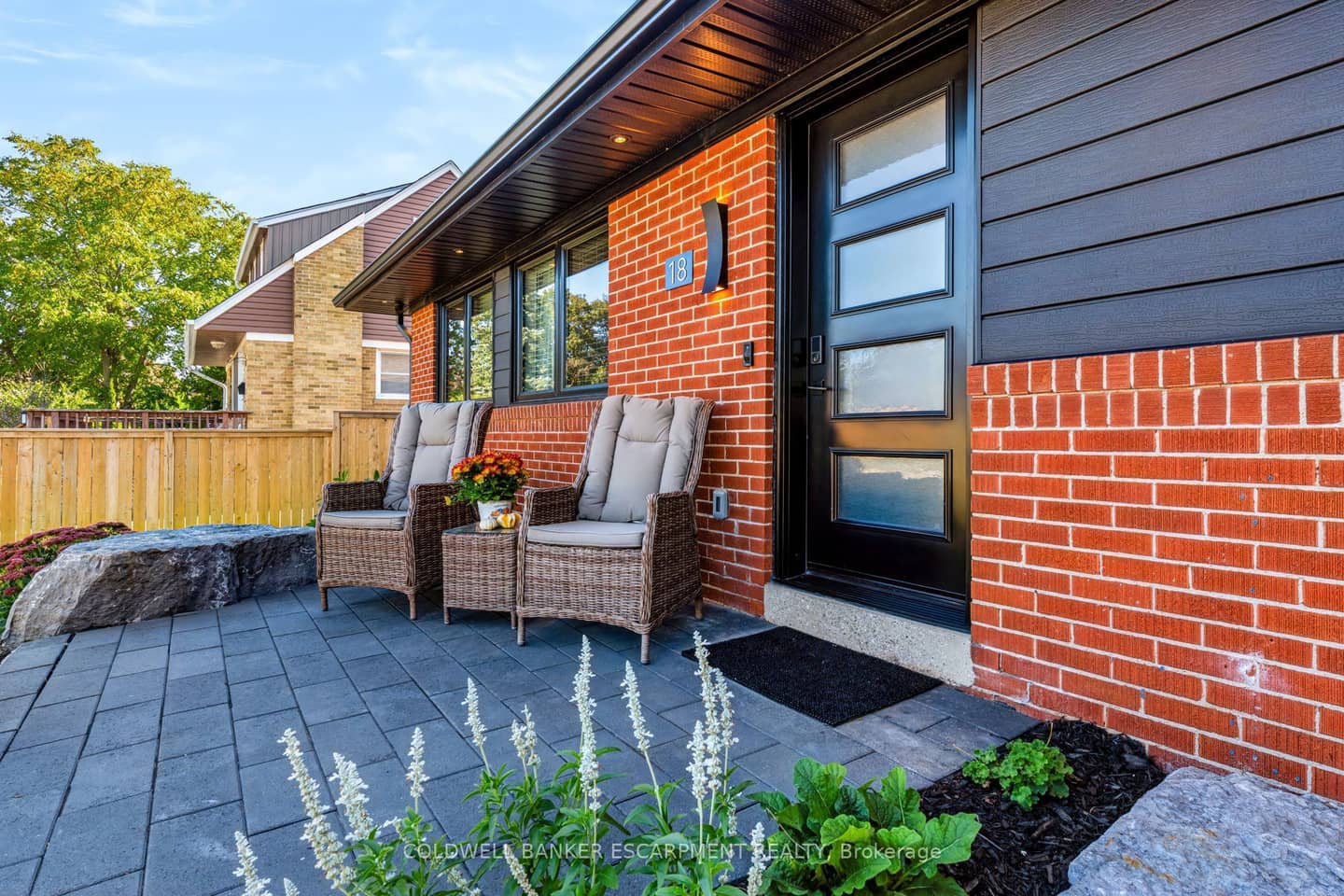 18 Meadvale Road, Halton Hills, ON L7J 2K8