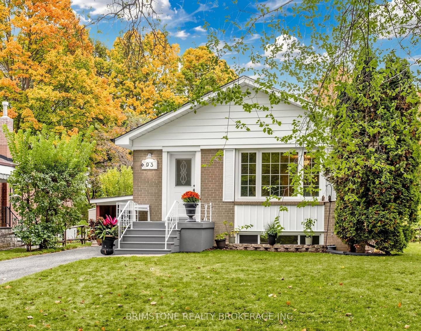 93 Bayview Parkway, Newmarket, ON L3Y 3W2