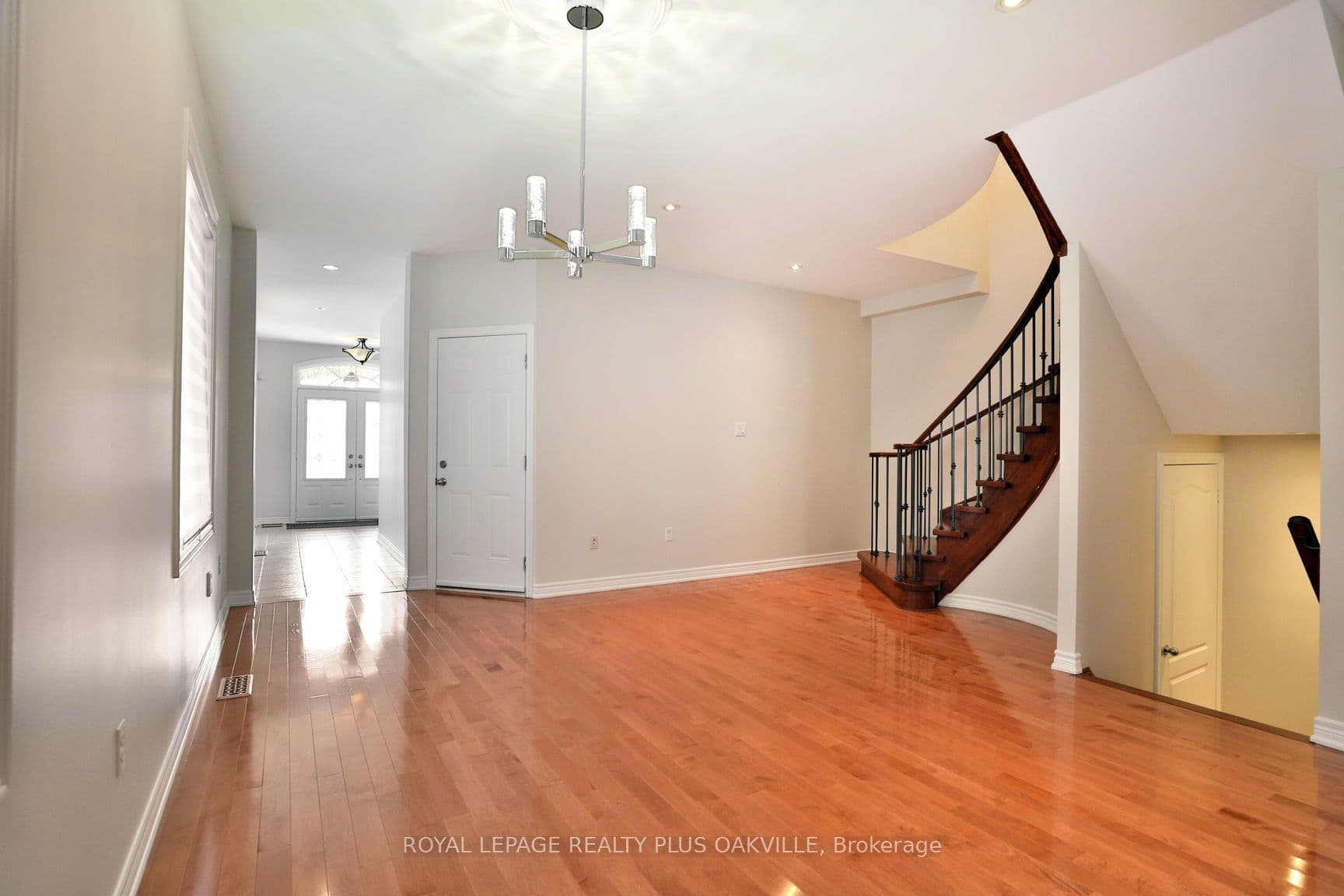 1267 Jezero Crescent, Oakville, ON L6H 0B5