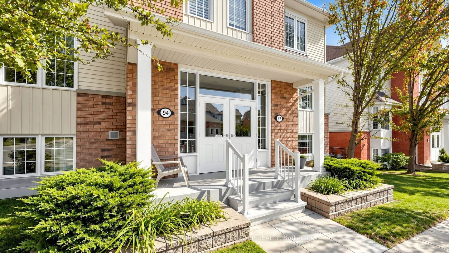 92 Petra Way 2, Whitby, ON L1R 0A3