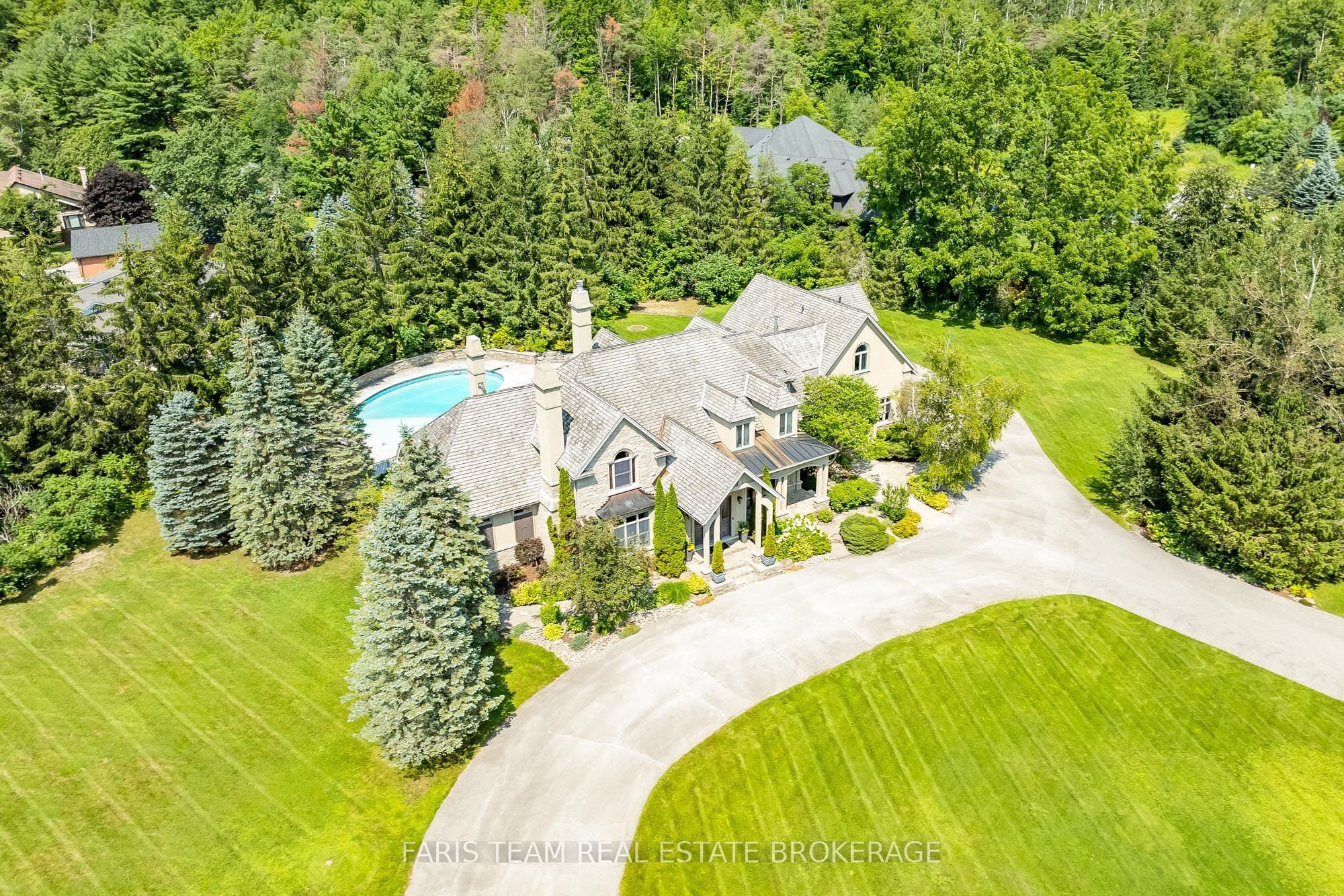 6 Midves Court, Springwater, ON L9X 0P3