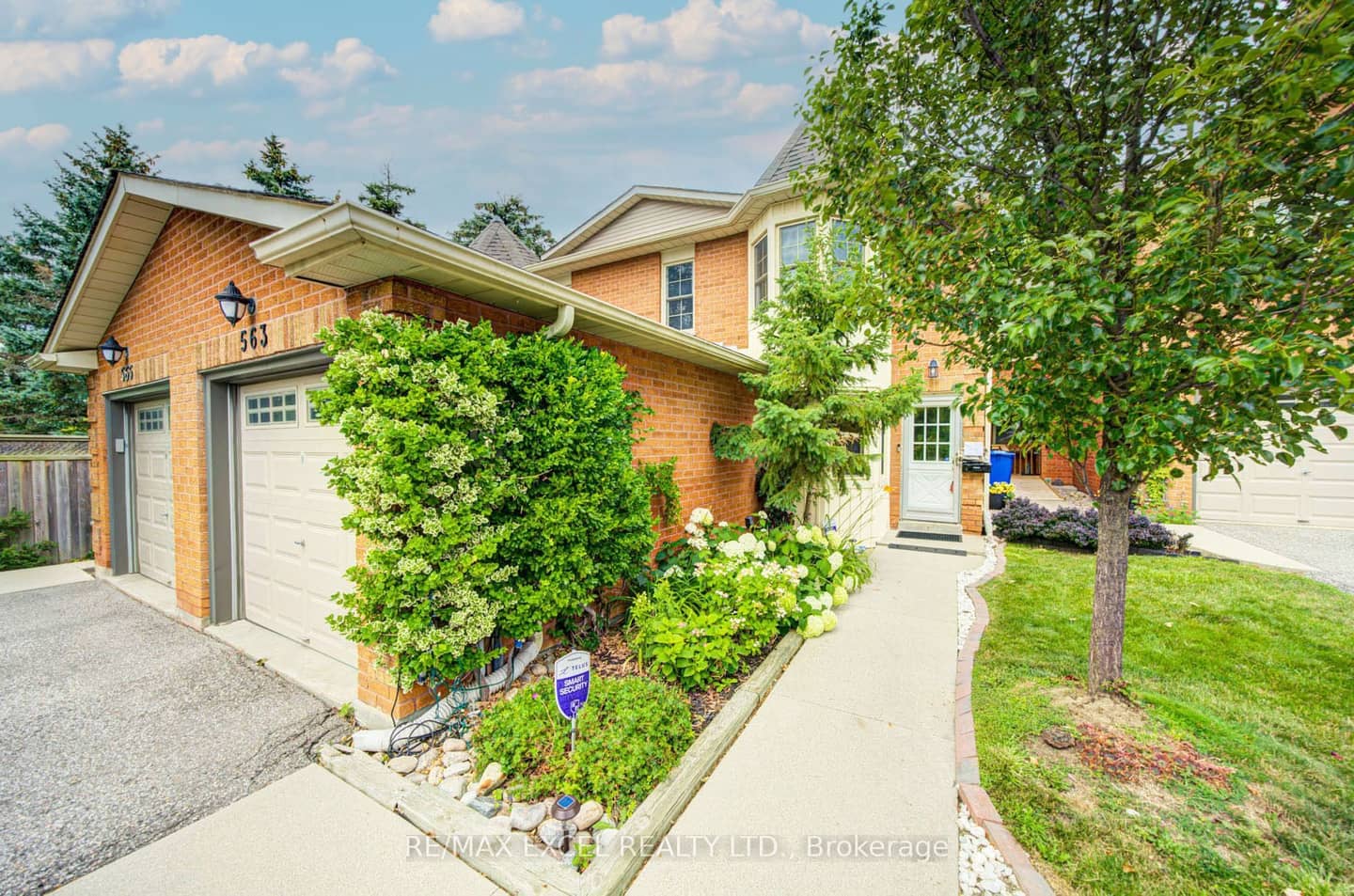 563 Tara Hill Circle, Aurora, ON L4G 6G9