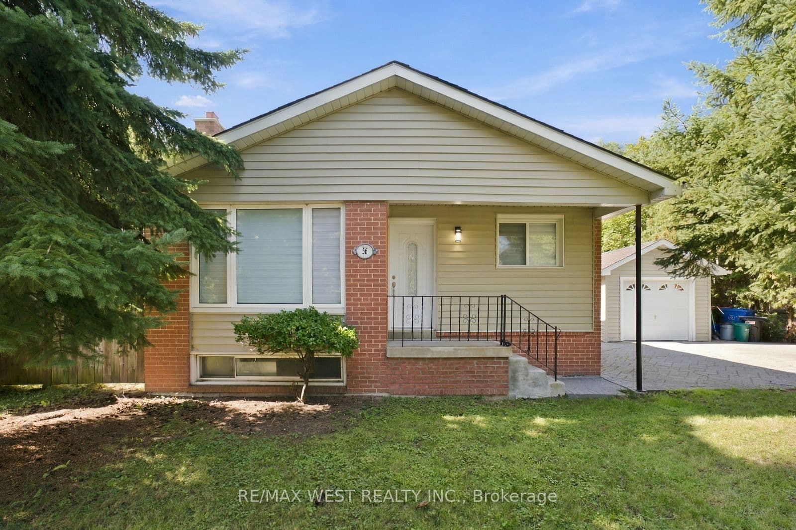 56 Seaton Drive, Aurora, ON L4G 2K3