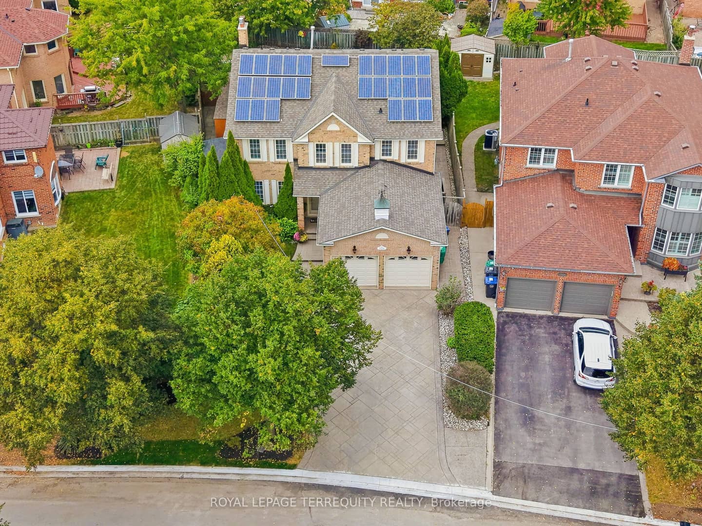 3956 Chadburn Crescent, Mississauga, ON L5L 3X5