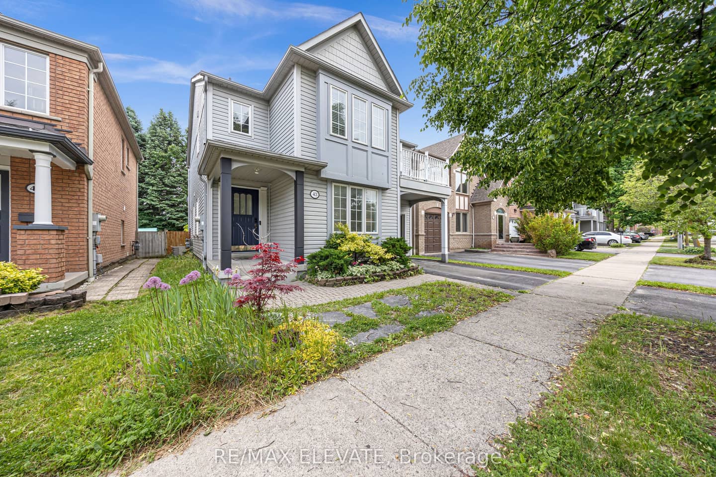43 McSweeney Crescent, Ajax, ON L1T 4G2