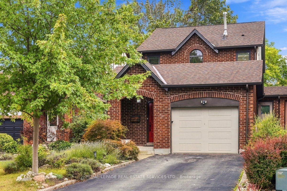 2182 Margot Street, Oakville, ON L6H 3M1