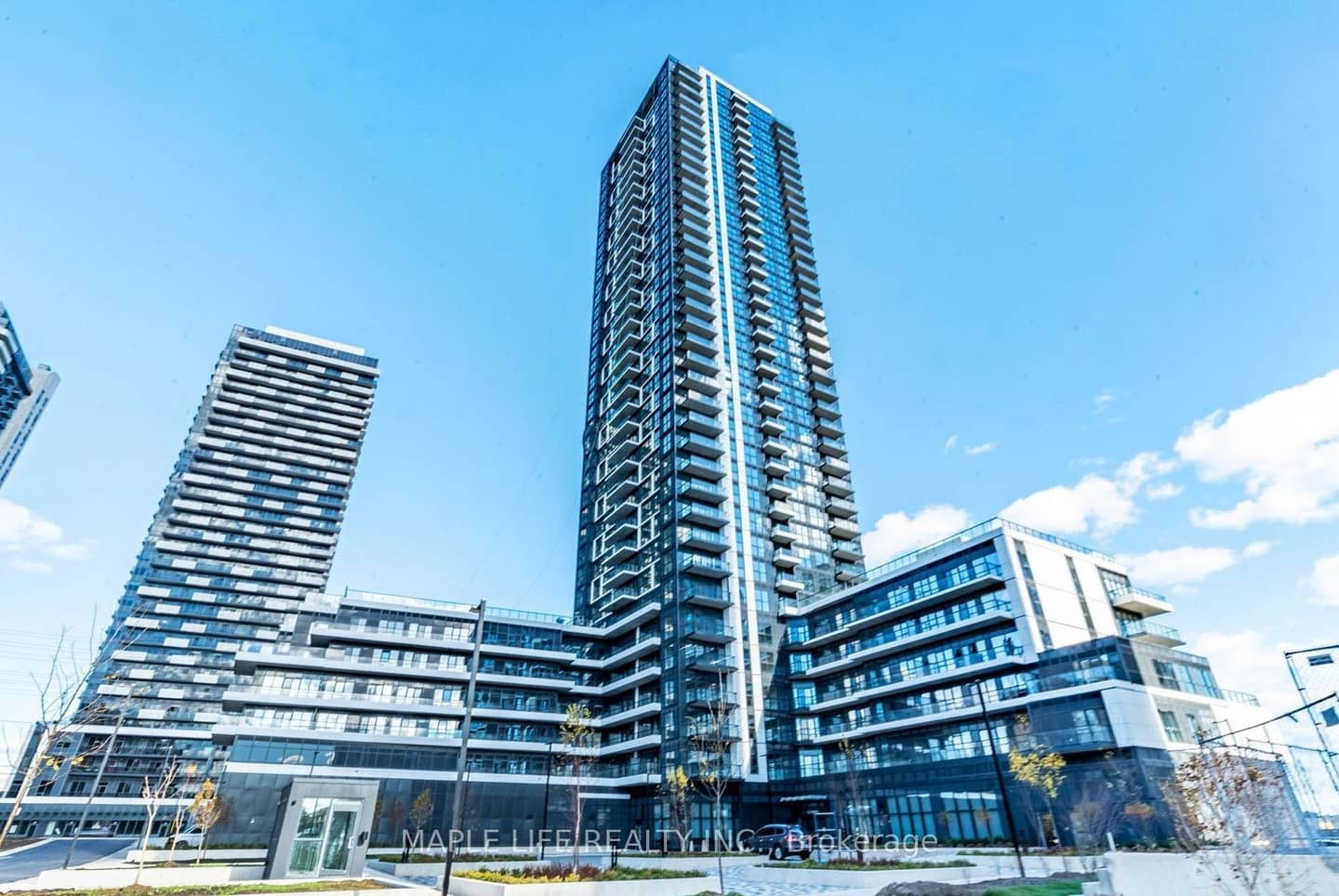15 Watergarden Drive 302, Mississauga, ON L5R 0H4