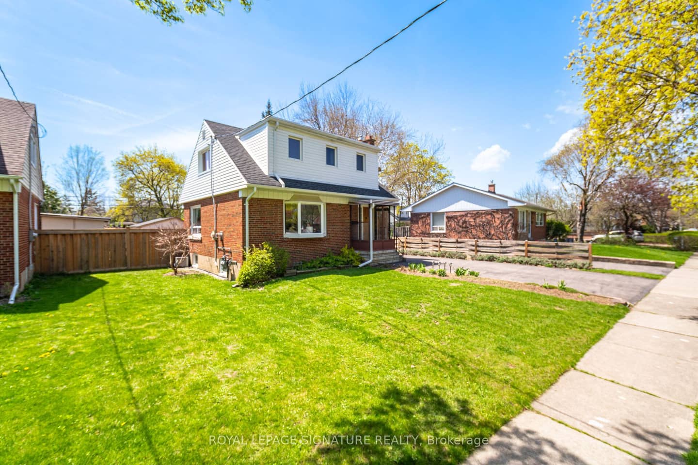 18 Erlesmere Avenue, Brampton, ON L6W 2T5
