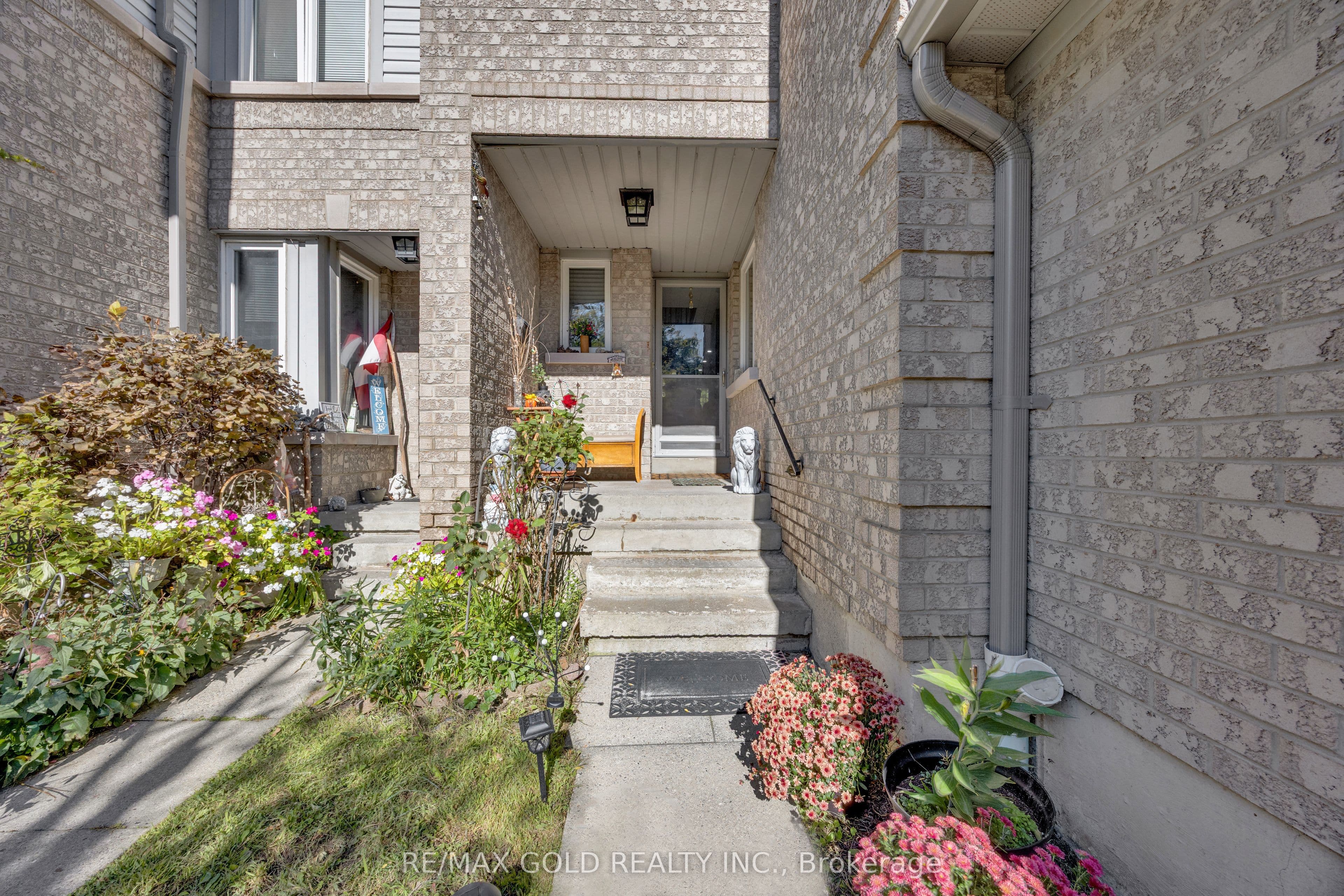 2555 Thomas Street 75, Mississauga, ON L5M 5P6