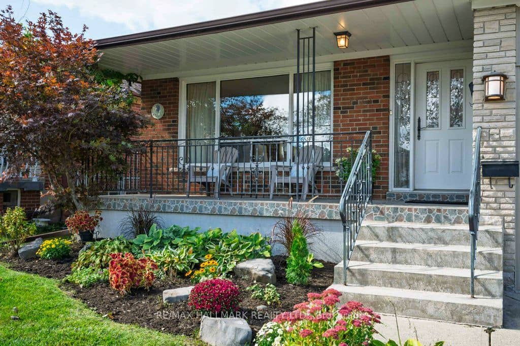 12 Tammy Lane, Toronto, ON M9V 3W3