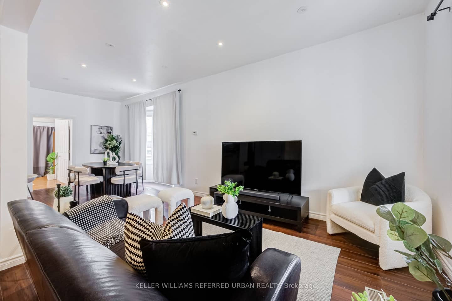 107 Twenty Fourth Street, Toronto, ON M8V 3N7
