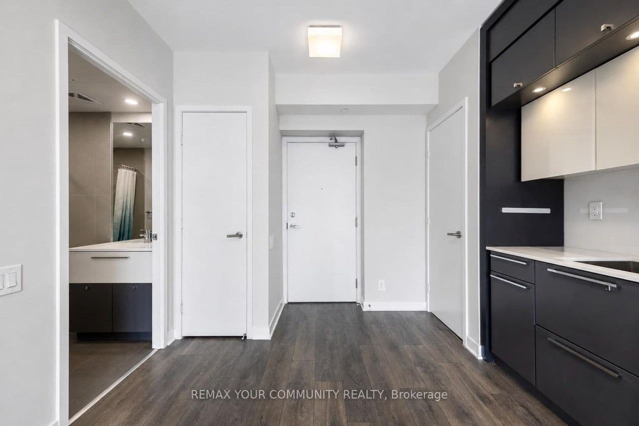 15 Grenville Street 2711, Toronto, ON M4Y 0B9