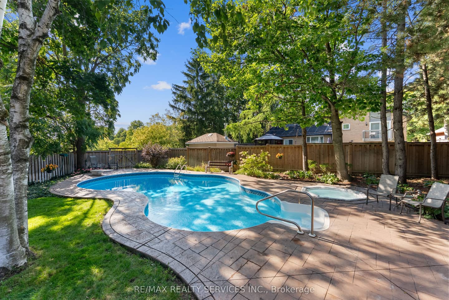 22 Oldham Crescent, Brampton, ON L6Z 1W3