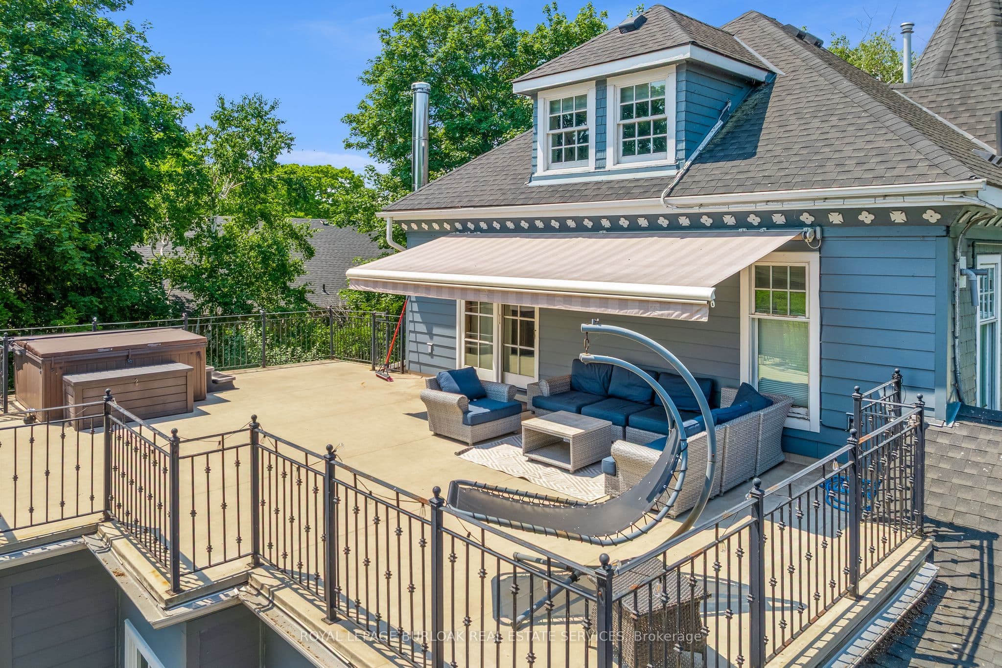 957 Beach Boulevard, Hamilton, ON L8H 6Z7