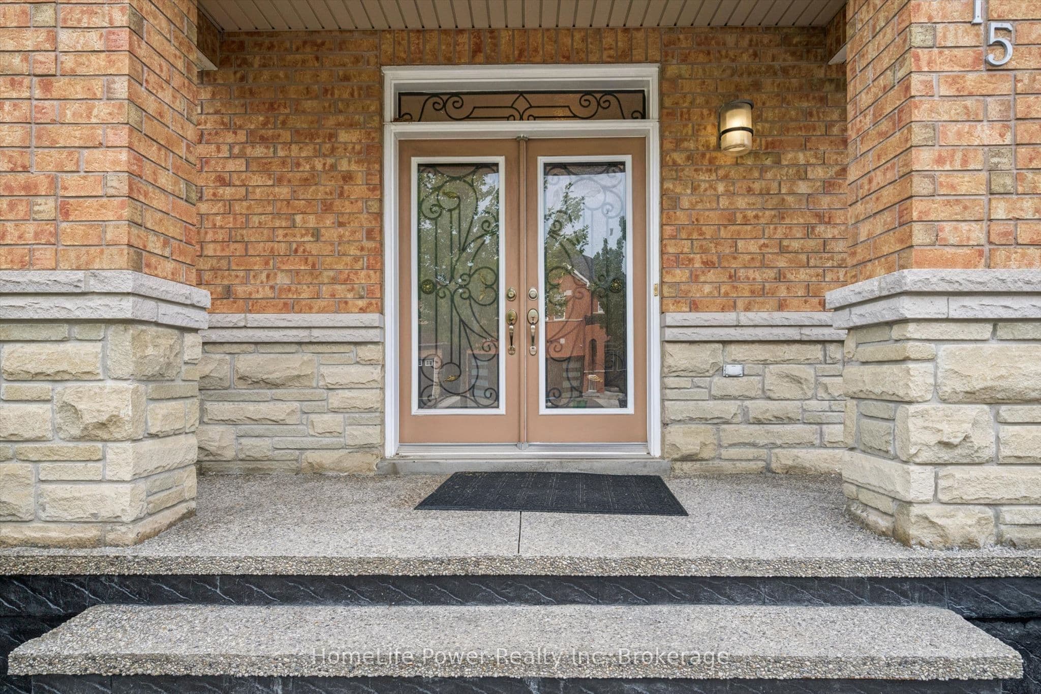 15 Lucky Lane, Brampton, ON L6R 3M3